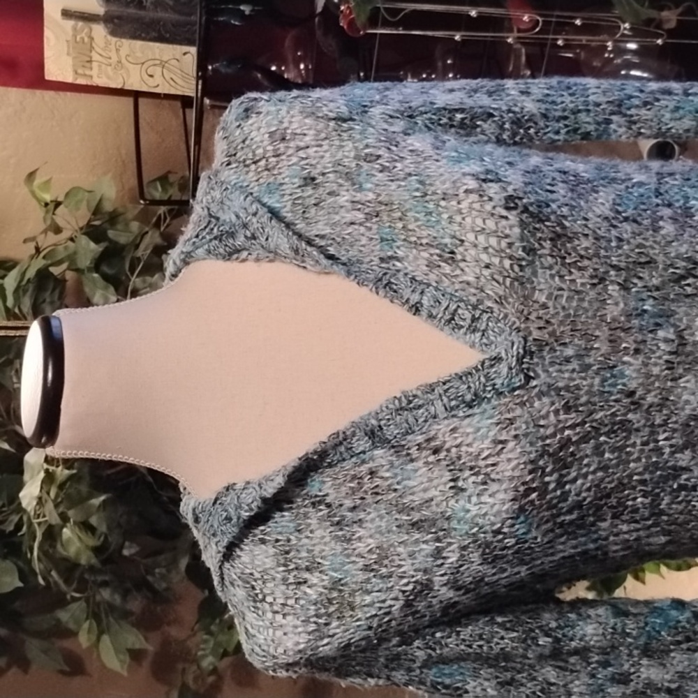 F-030 UNIONBAY Vintage Women's Multi-Blue V-Neck Knit Sweater with Hoodie